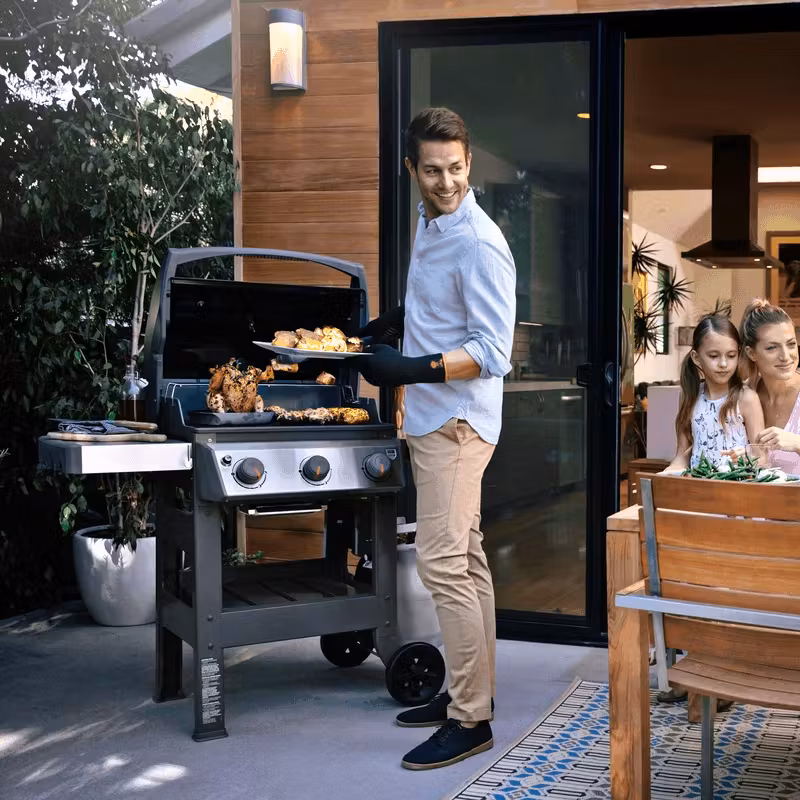 Barbecue à gaz Spirit II E-310 Plancha 2